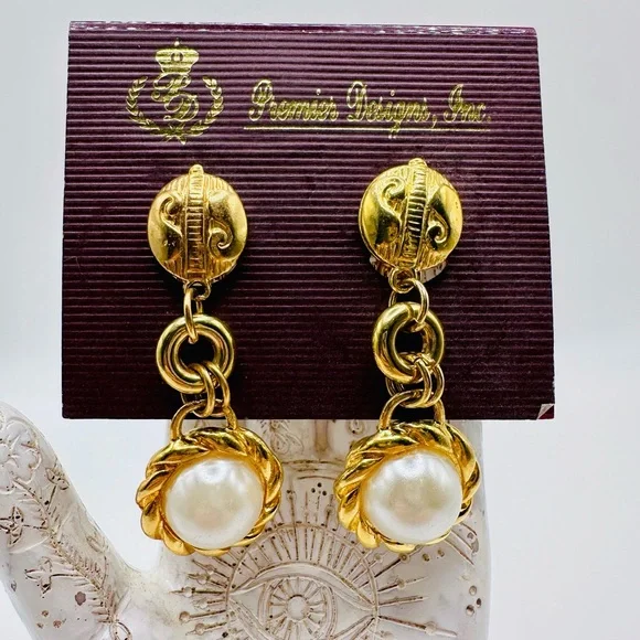 Premier Designs Gold and Cream Pearl Earrings - Picture 1 of 4